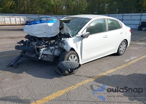 2021 Kia Rio S z USA, uszkodzony, nr VIN 3KPA24AD7ME392883